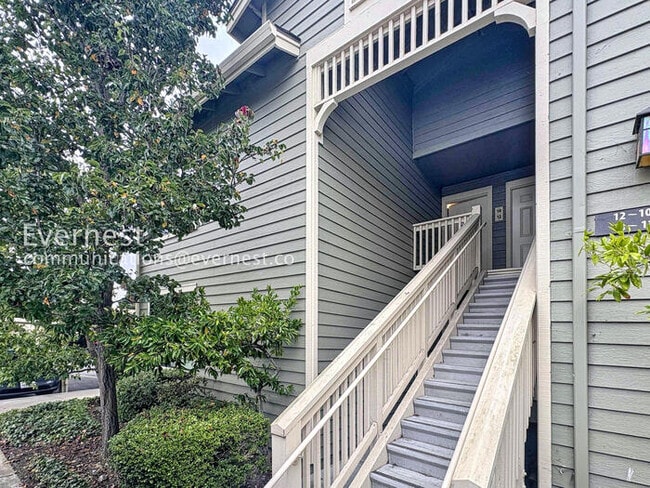 property at 12 Lakeshore Ct