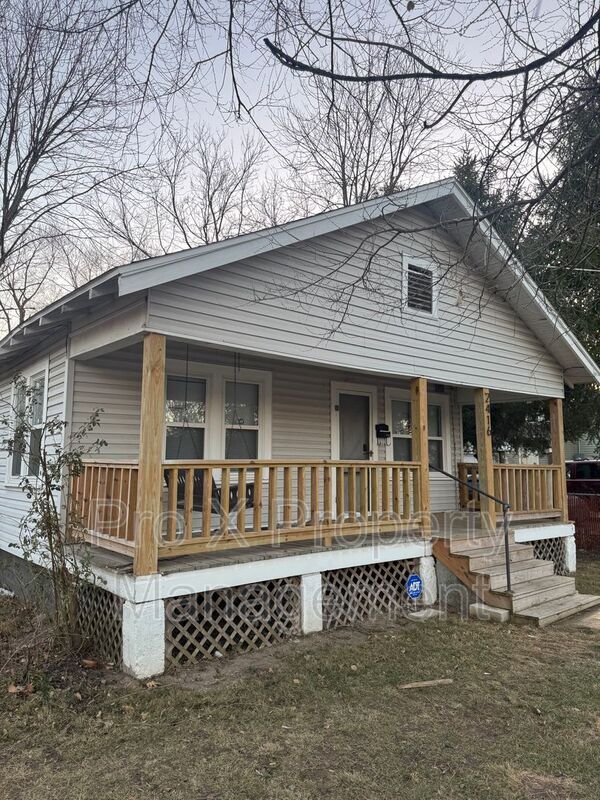 2416 W Walnut St in Springfield, MO - Building Photo - Building Photo