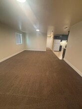 148 W 79th St in Los Angeles, CA - Foto de edificio - Building Photo