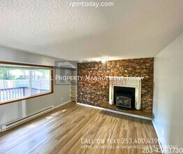 8220 143rd St Ct NW in Gig Harbor, WA - Building Photo - Building Photo