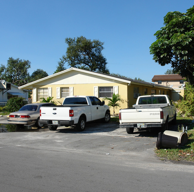 Francis Apartments in Miramar, FL - Building Photo - Building Photo