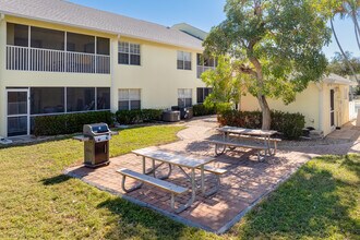 Cabana Club South in Cape Coral, FL - Building Photo - Building Photo