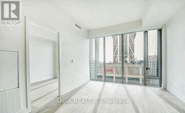 8-4708 Cumberland St in Toronto, ON - Building Photo - Building Photo