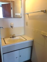 26 Christie St, Unit #1 in Akron, OH - Foto de edificio - Building Photo