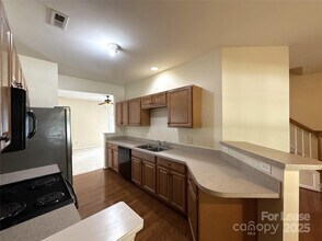 6160 Prosperity Church Rd in Charlotte, NC - Building Photo - Building Photo