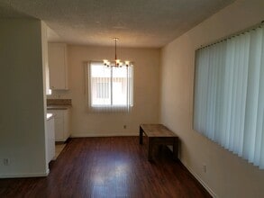 1610 Barry Ave, Unit 8 in Los Angeles, CA - Foto de edificio - Building Photo