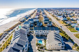 306 Sea Star Cir in Surf City, NC - Building Photo - Building Photo