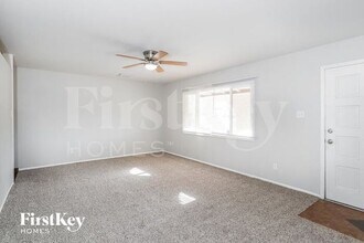15250 N 32nd Dr in Phoenix, AZ - Building Photo - Building Photo
