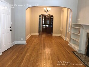 718 W Oakdale Ave-Unit -1F in Chicago, IL - Foto de edificio - Building Photo