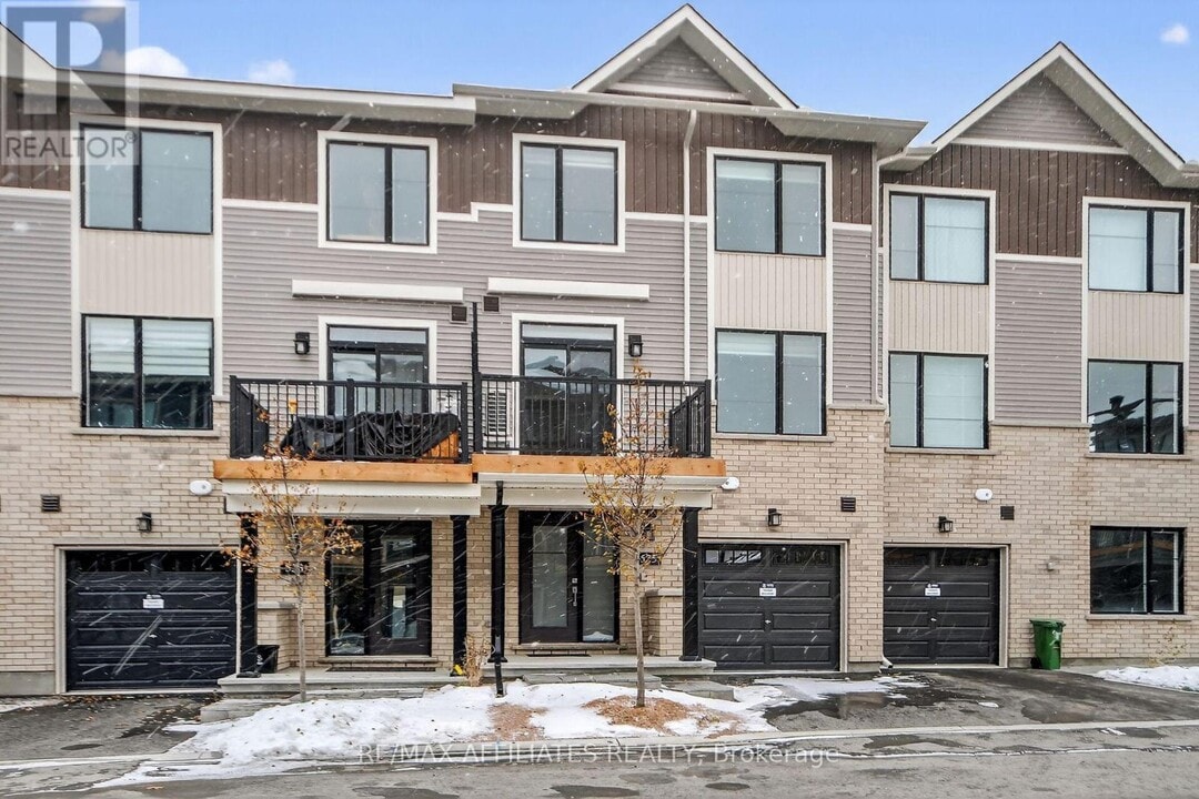 525 Woodlily Private in Ottawa, ON - Building Photo