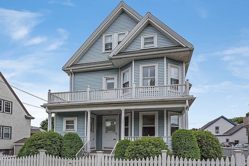 204 Franklin St in Melrose, MA - Building Photo