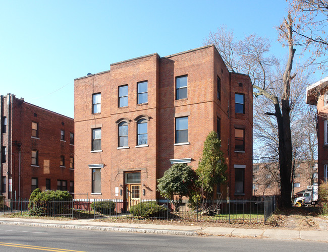 183-185 Sigourney St in Hartford, CT - Building Photo - Building Photo