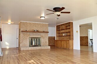 218 Smith St in Columbus, TX - Building Photo - Building Photo