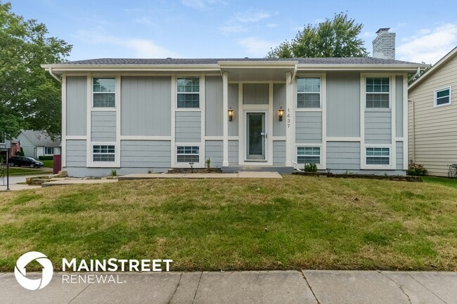 property at 1437 S Tomahawk Ln