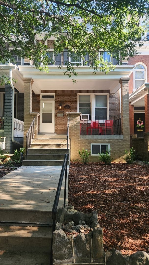 property at 20 Adams St NW
