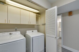 2210 E University Ave. in Las Vegas, NV - Building Photo - Building Photo