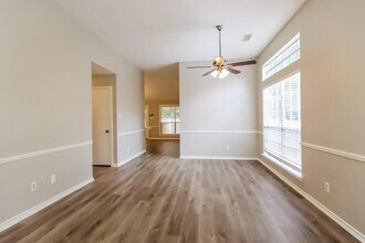 4018 Hunnington Dr in Conroe, TX - Building Photo - Building Photo