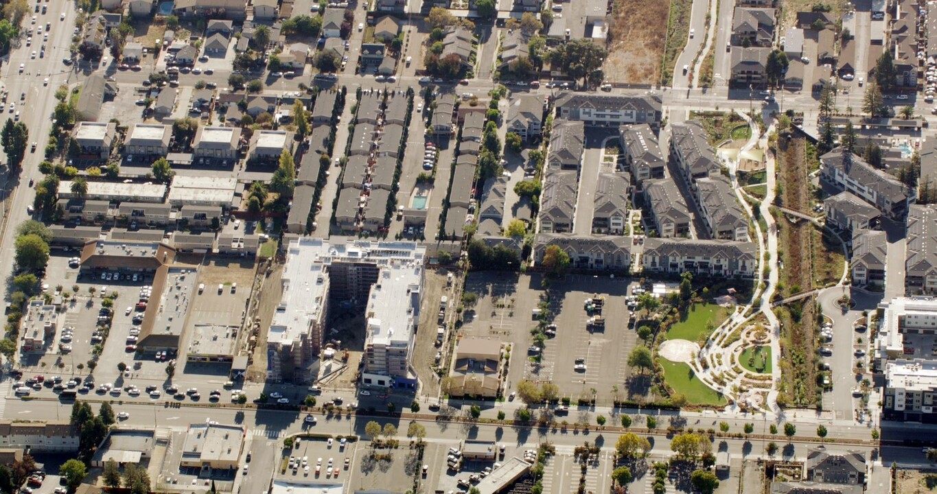 366 Arc Ct in Hayward, CA - Foto de edificio