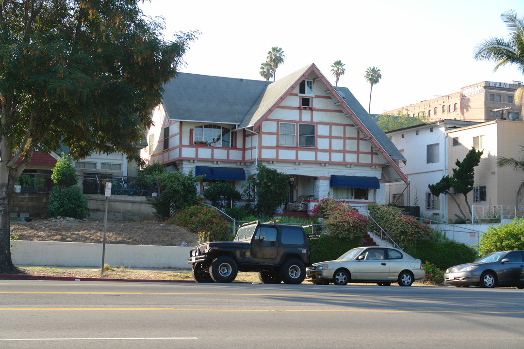 206 S Rampart Blvd in Los Angeles, CA - Building Photo