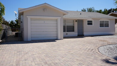 22446 SW 66th Ave in Boca Raton, FL - Building Photo - Building Photo