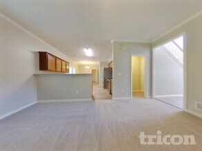 1055 Crown Landing Pkwy in Mcdonough, GA - Foto de edificio - Building Photo