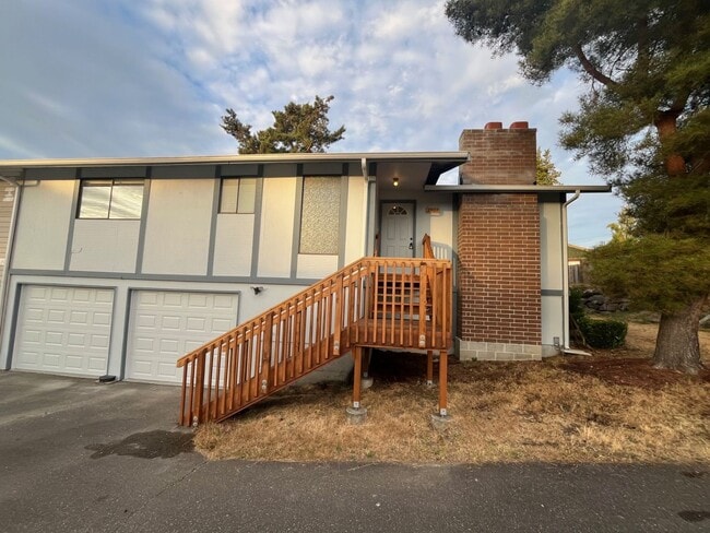 2907 Glendale Dr W