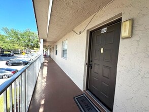 8820 Royal Palm Blvd, Unit #203 Palm Village in Coral Springs, FL - Building Photo - Building Photo