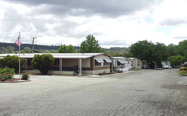 Sandy Creek Village in Auberry, CA - Building Photo