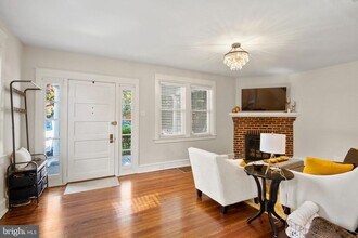 404 S Jackson St in Media, PA - Foto de edificio - Building Photo