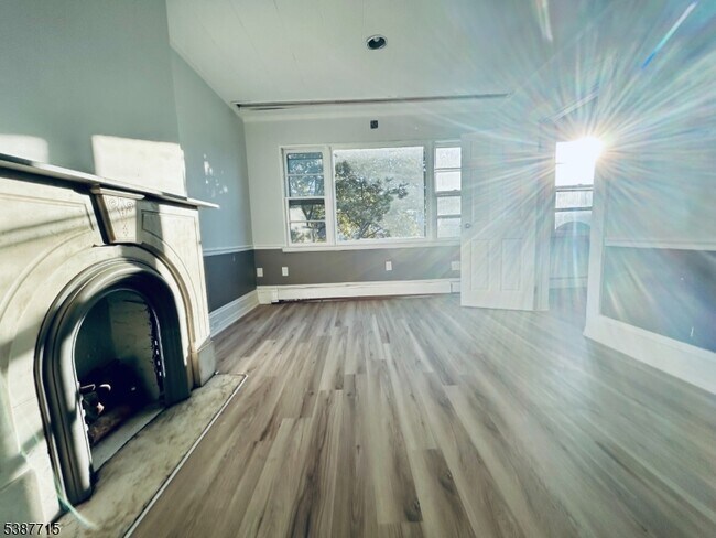 170 Claremont Ave in Jersey City, NJ - Building Photo - Building Photo