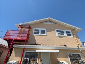 2904 W Chestnut St, Unit Apartment 2 in Tampa, FL - Building Photo - Building Photo