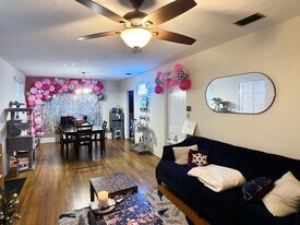 1607 NW 8th Ave in Gainesville, FL - Building Photo