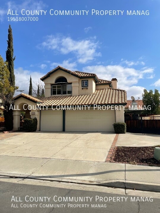 24046 Bearskin Cir in Murrieta, CA - Building Photo