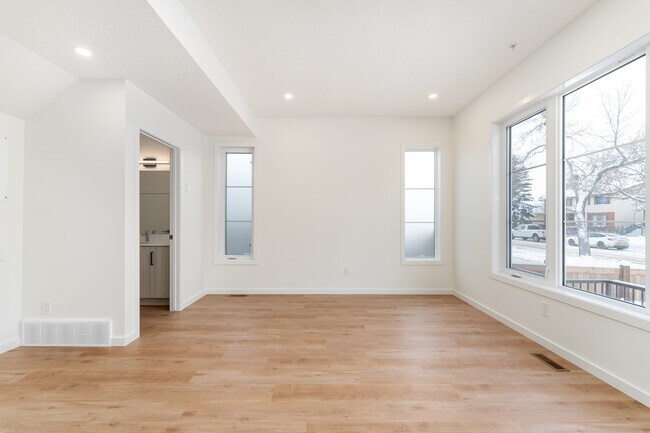 11935-11124 124 St in Edmonton, AB - Building Photo - Building Photo