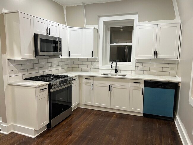 589 Haverhill St in Lawrence, MA - Building Photo - Building Photo