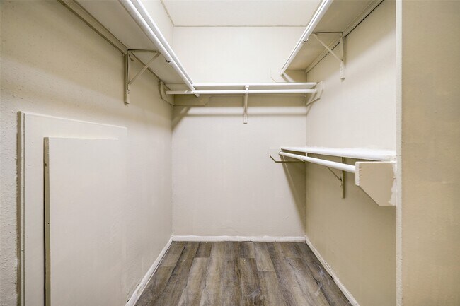 10731 Staghill Dr in Houston, TX - Building Photo - Building Photo