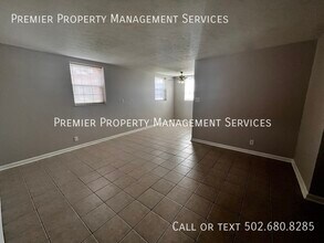 4401 Landside Dr in Louisville, KY - Building Photo - Building Photo