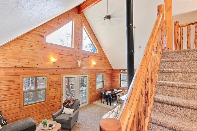 1697 Warren Wagon Rd in Mccall, ID - Building Photo - Building Photo