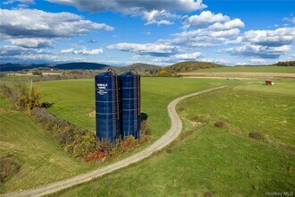 156 Sharon Station Rd in Amenia, NY - Building Photo - Building Photo