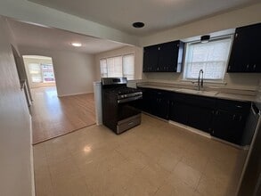 4014 W 58th St in Chicago, IL - Building Photo - Building Photo