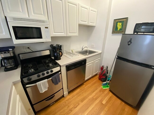 670 Tremont St, Unit 6R in Boston, MA - Building Photo - Building Photo