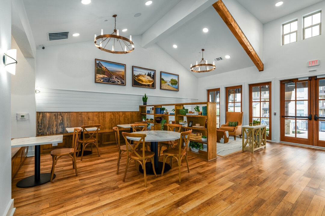 Cypress Creek Stoney Ridge in Del Valle, TX - Building Photo