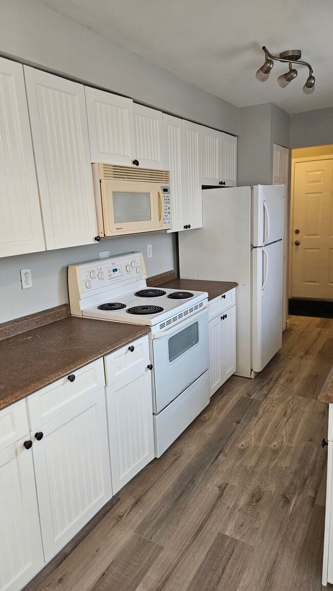 property at 142 Guildwood Dr