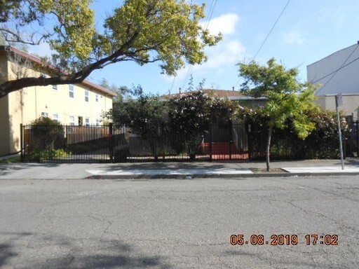 1130 Hearst Ave in Berkeley, CA - Building Photo