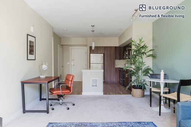13398 Newcastle Commons Dr in Newcastle, WA - Building Photo - Building Photo