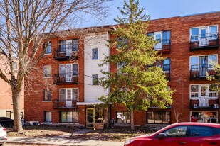 3000 Goyer St in Montréal, QC - Building Photo