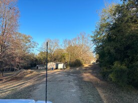 3930 Edwards Place Rd in Hernando, MS - Building Photo