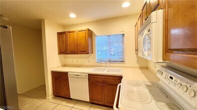 9440 Ivy Brook Run, Unit 507 in Ft. Myers, FL - Building Photo - Building Photo