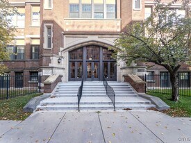 917 Madison St in Syracuse, NY - Building Photo