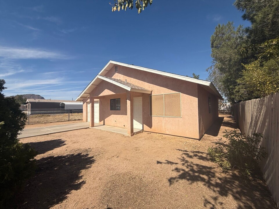 3081 E McVicar Ave in Kingman, AZ - Building Photo